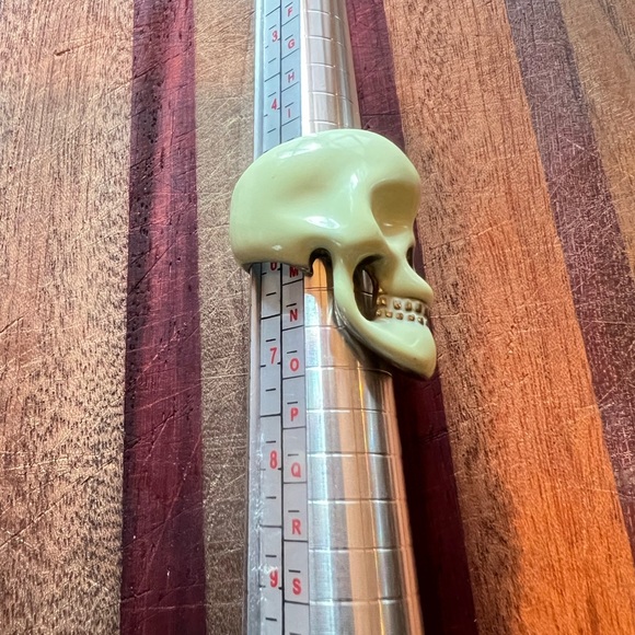 Enamel Skull Ring / Sz 6 - Picture 2 of 8